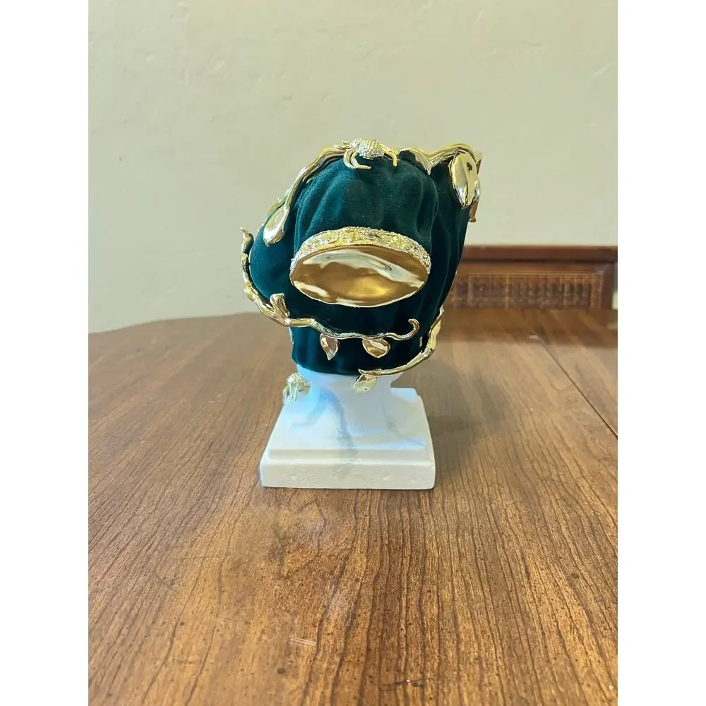 B&BW Spooky Halloween Bust Candle Holder